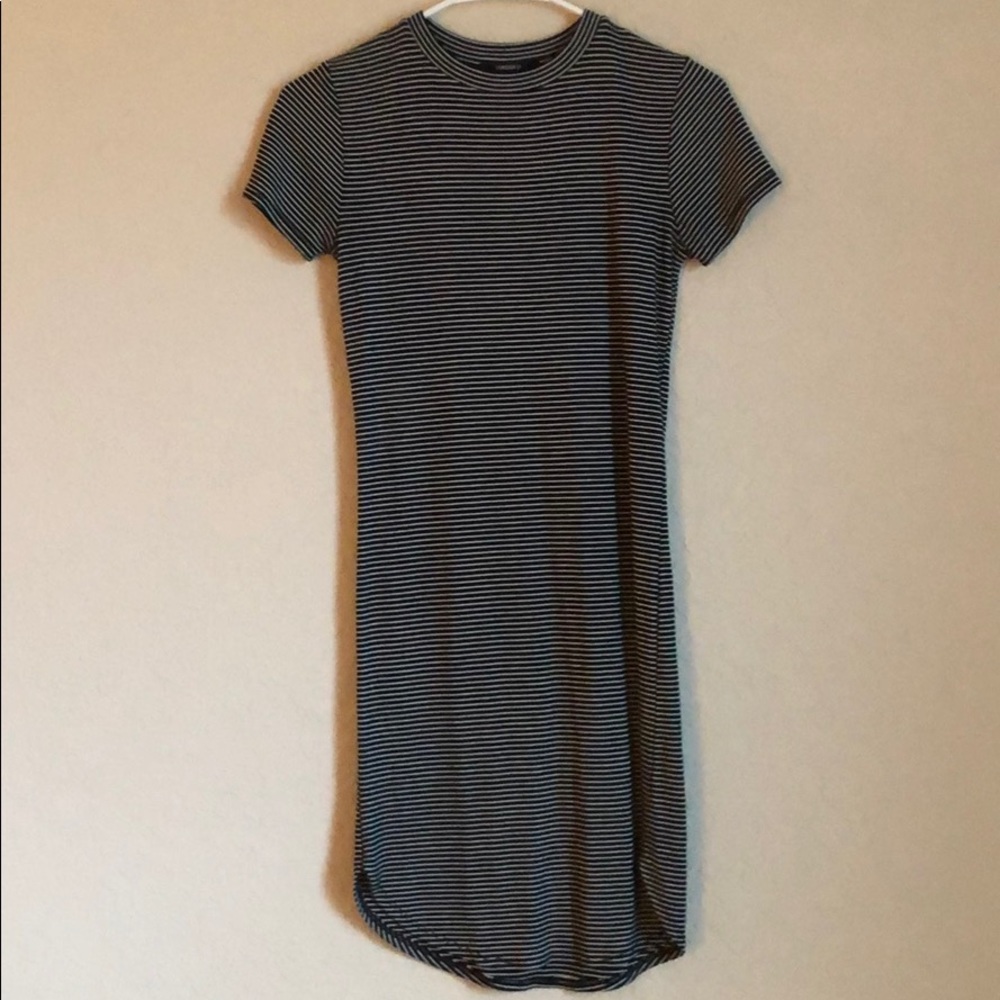 FOREVER 21 navy and white striped bodycon